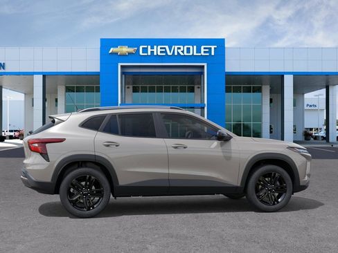 New 2026 Chevrolet Trax ACTIV w/ Sunroof Package FWD image 5