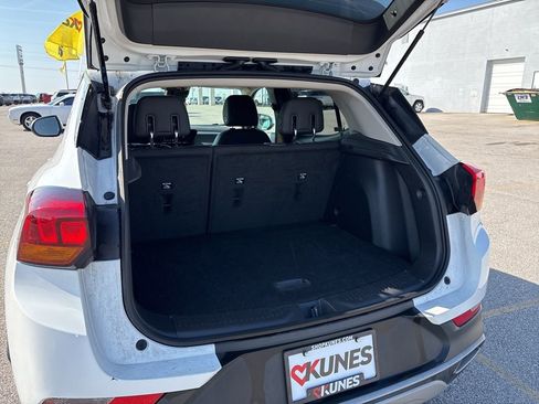 Used 2025 Buick Encore GX Preferred image 9