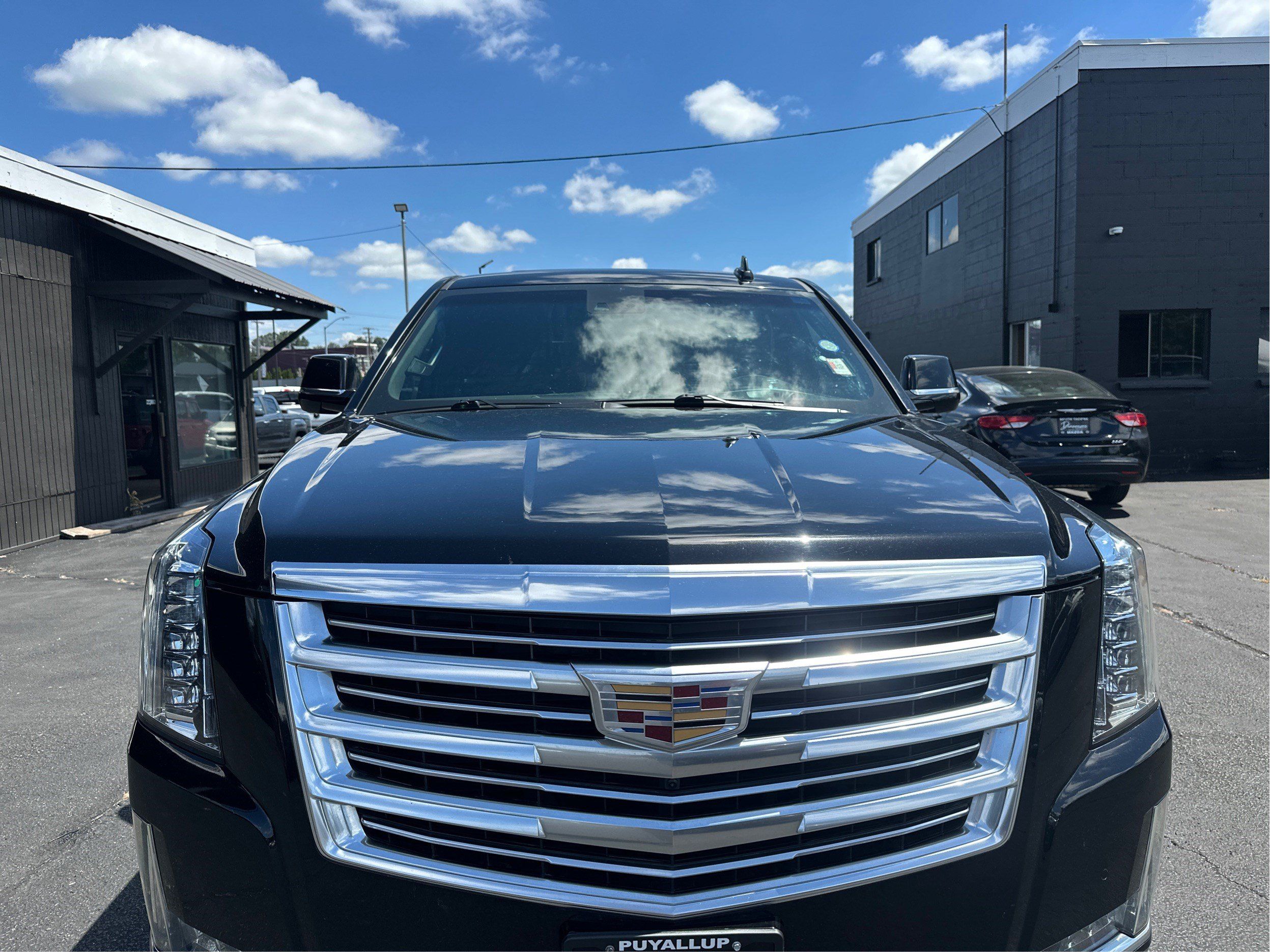 Used 2017 Cadillac Escalade Platinum AWD/4WD image 25