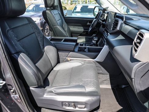 Used 2024 Toyota Tundra Limited AWD/4WD image 9