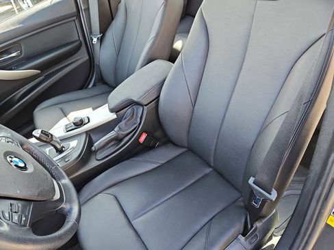 Used 2016 BMW 320i Sedan RWD image 17