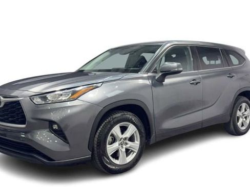 Used 2020 Toyota Highlander LE FWD image 5