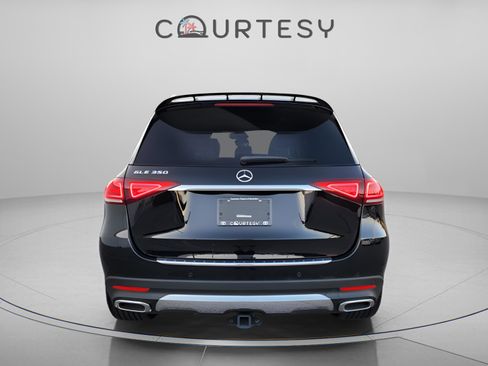 Used 2022 Mercedes-Benz GLE 350 w/ Premium Package image 4