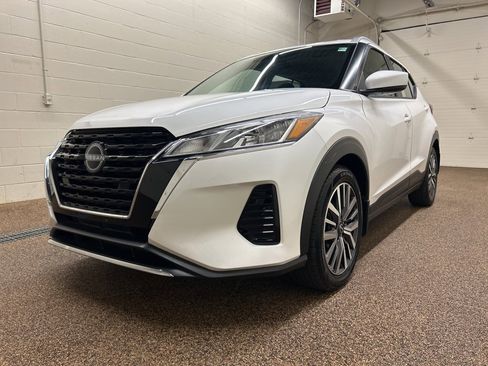Used 2023 Nissan Kicks SV image 5