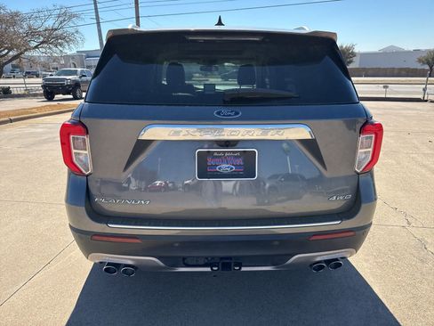 Used 2022 Ford Explorer Platinum w/ Equipment Group 601A image 6
