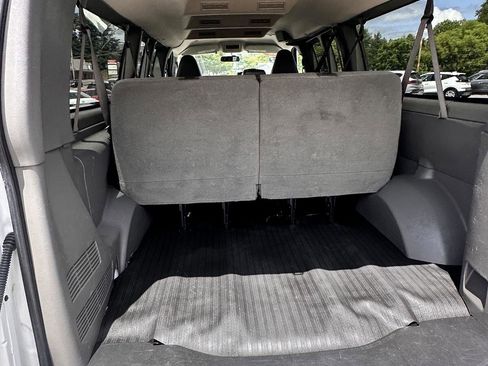 Used 2022 Chevrolet Express 3500 LS image 20