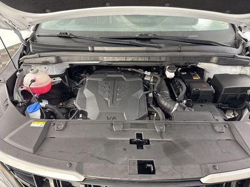 Used 2023 Kia Carnival LX image 35