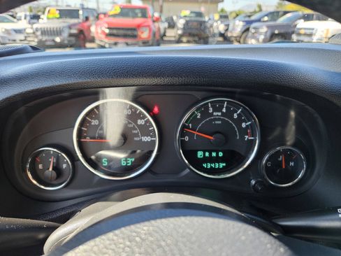 Used 2018 Jeep Wrangler Sport AWD/4WD image 14
