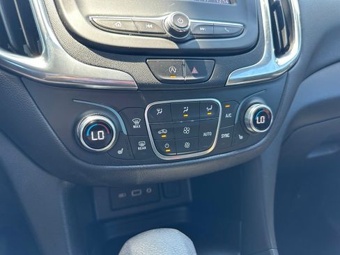 Used 2022 Chevrolet Equinox LT FWD image 14