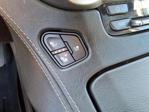 Used 2018 Chevrolet Suburban Premier image 24