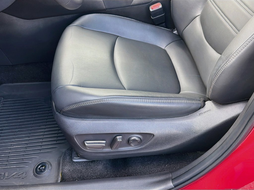 Used 2025 Toyota RAV4 XLE Premium FWD image 18