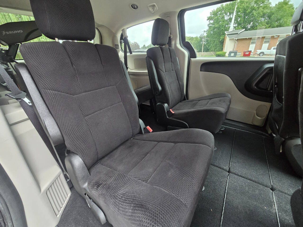 Used 2013 Dodge Grand Caravan SE FWD image 28