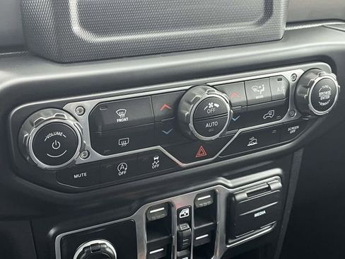 Used 2021 Jeep Wrangler Unlimited Sport image 30