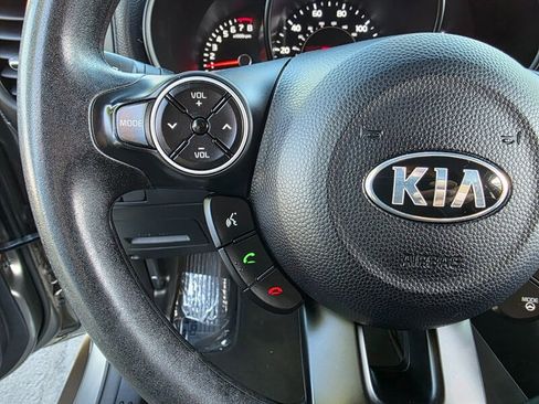 Used 2015 Kia Soul image 19