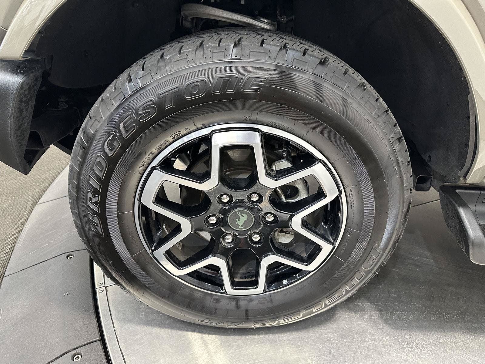 Used 2025 Ford Bronco Outer Banks AWD/4WD image 9