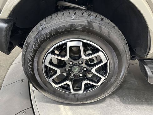 Used 2025 Ford Bronco Outer Banks AWD/4WD image 9