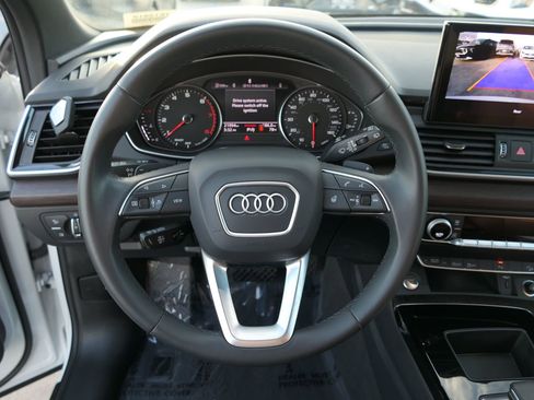 Used 2024 Audi Q5 2.0T Premium w/ Convenience Package image 23