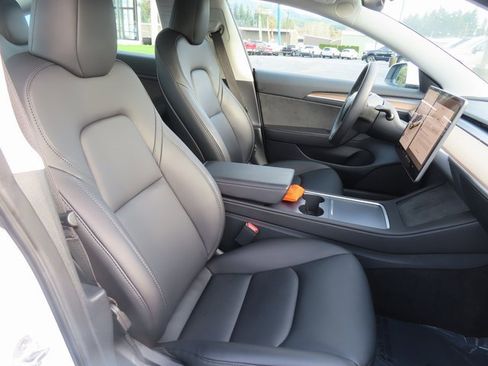 Used 2023 Tesla Model 3 Standard Range image 29