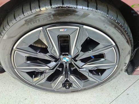 Used 2024 BMW i7 eDrive50 w/ M Sport Package RWD image 57