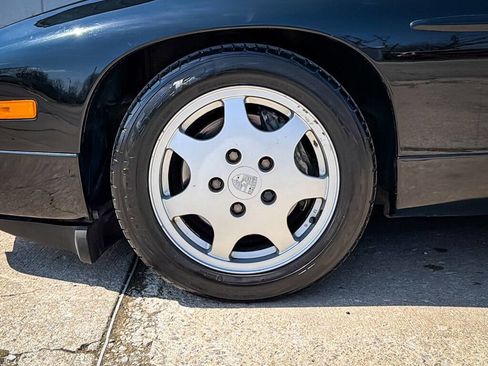 Used 1990 Porsche 928 image 5