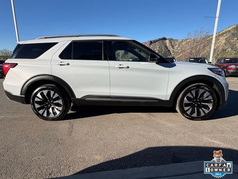 Certified 2025 Ford Explorer Platinum w/ LUX Leather Package image 10