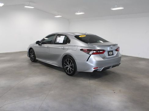 Used 2023 Toyota Camry SE image 7