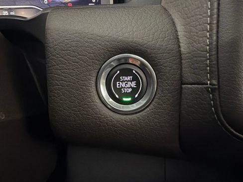 Used 2023 GMC Yukon Denali AWD/4WD image 16