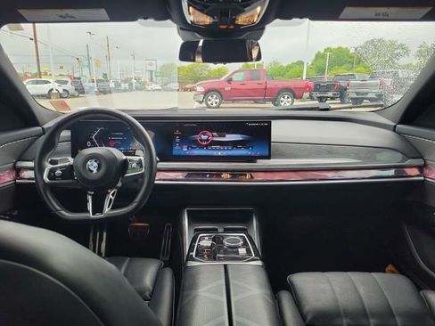 Used 2024 BMW 740i xDrive AWD/4WD image 11