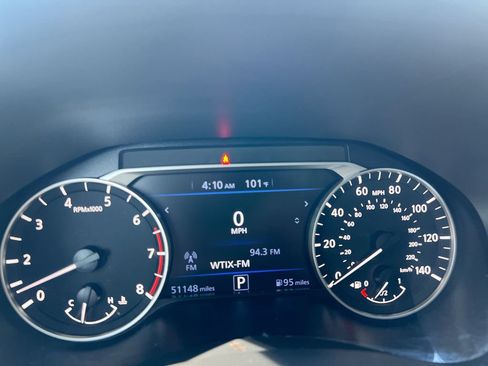 Used 2022 Nissan Altima 2.5 SR FWD image 10