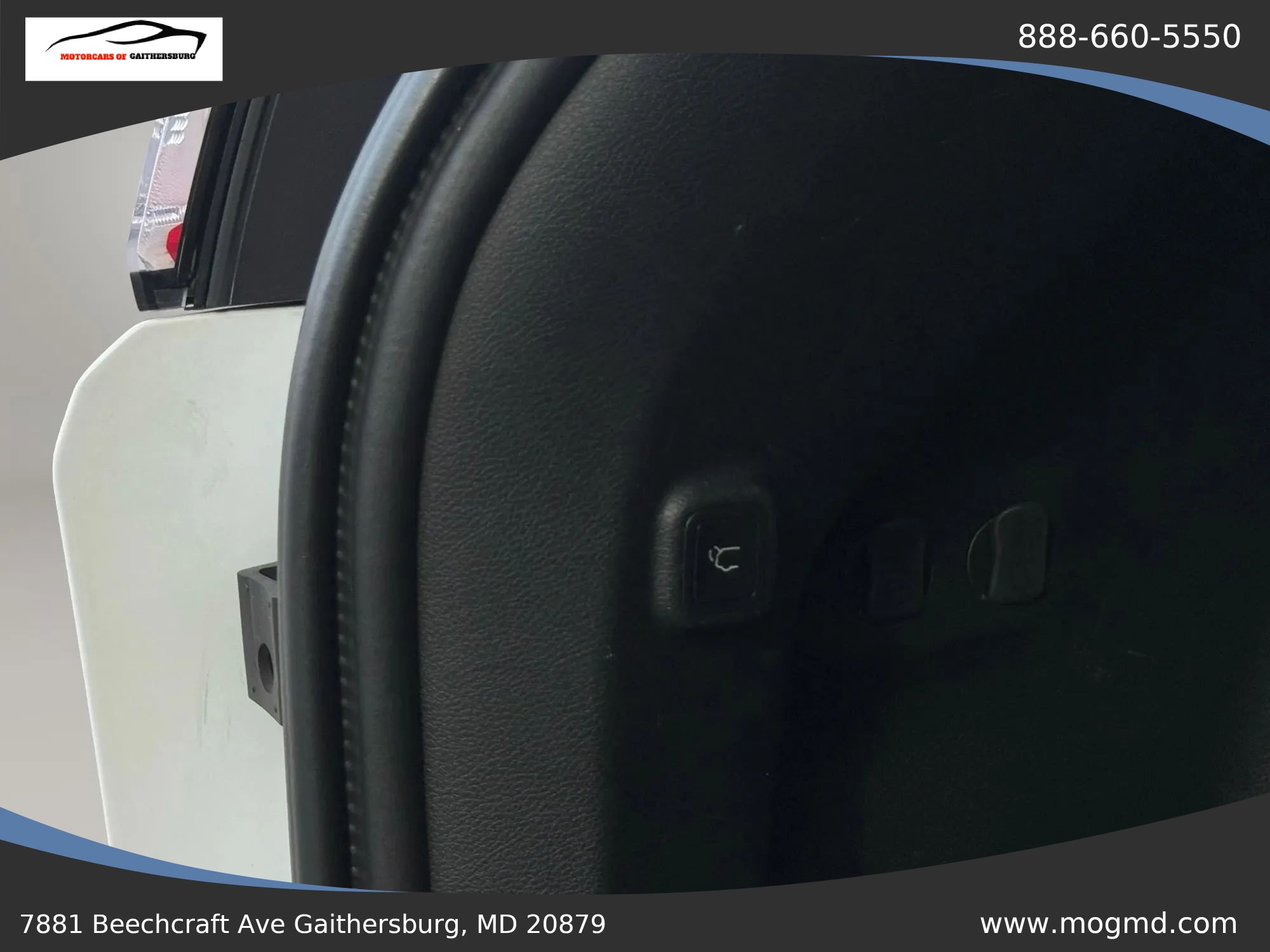 Used 2019 Jeep Cherokee Limited FWD image 24