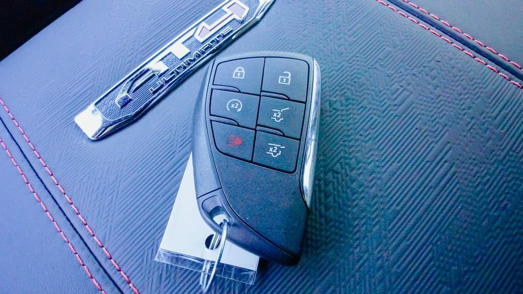 New 2026 GMC Yukon XL AT4 Ultimate AWD/4WD image 21