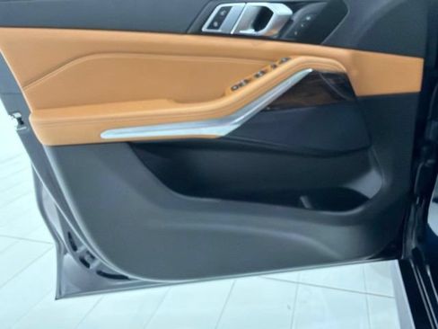 Used 2023 BMW X5 xDrive40i w/ M Sport Package AWD/4WD image 10
