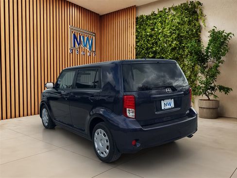 Used 2012 Scion xB FWD image 21