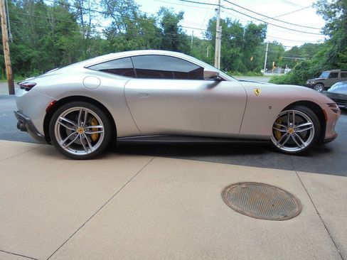 Used 2021 Ferrari Roma RWD image 6