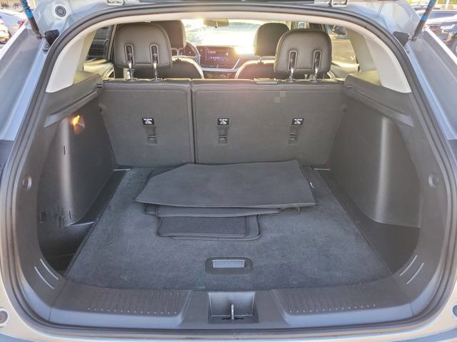 Used 2025 Chevrolet Trax LT FWD image 12