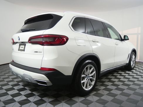 Used 2020 BMW X5 xDrive40i w/ Convenience Package AWD/4WD image 3