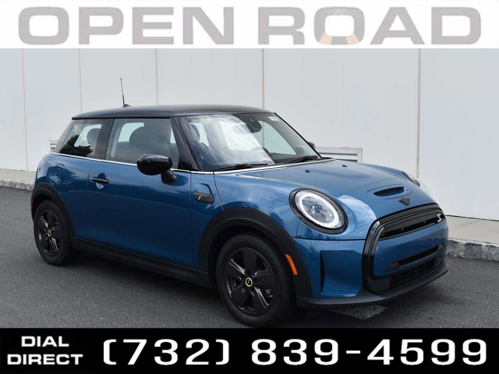 Used 2024 MINI Cooper SE FWD image 1