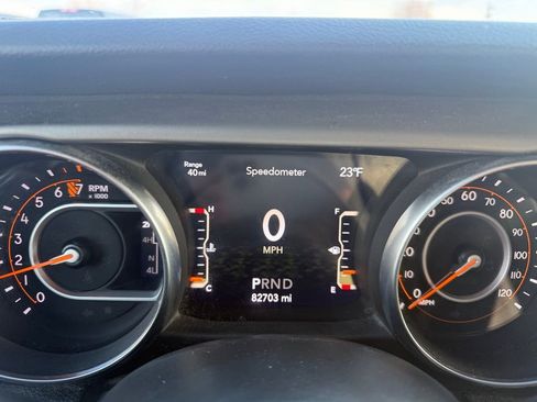 Used 2021 Jeep Gladiator Willys image 10