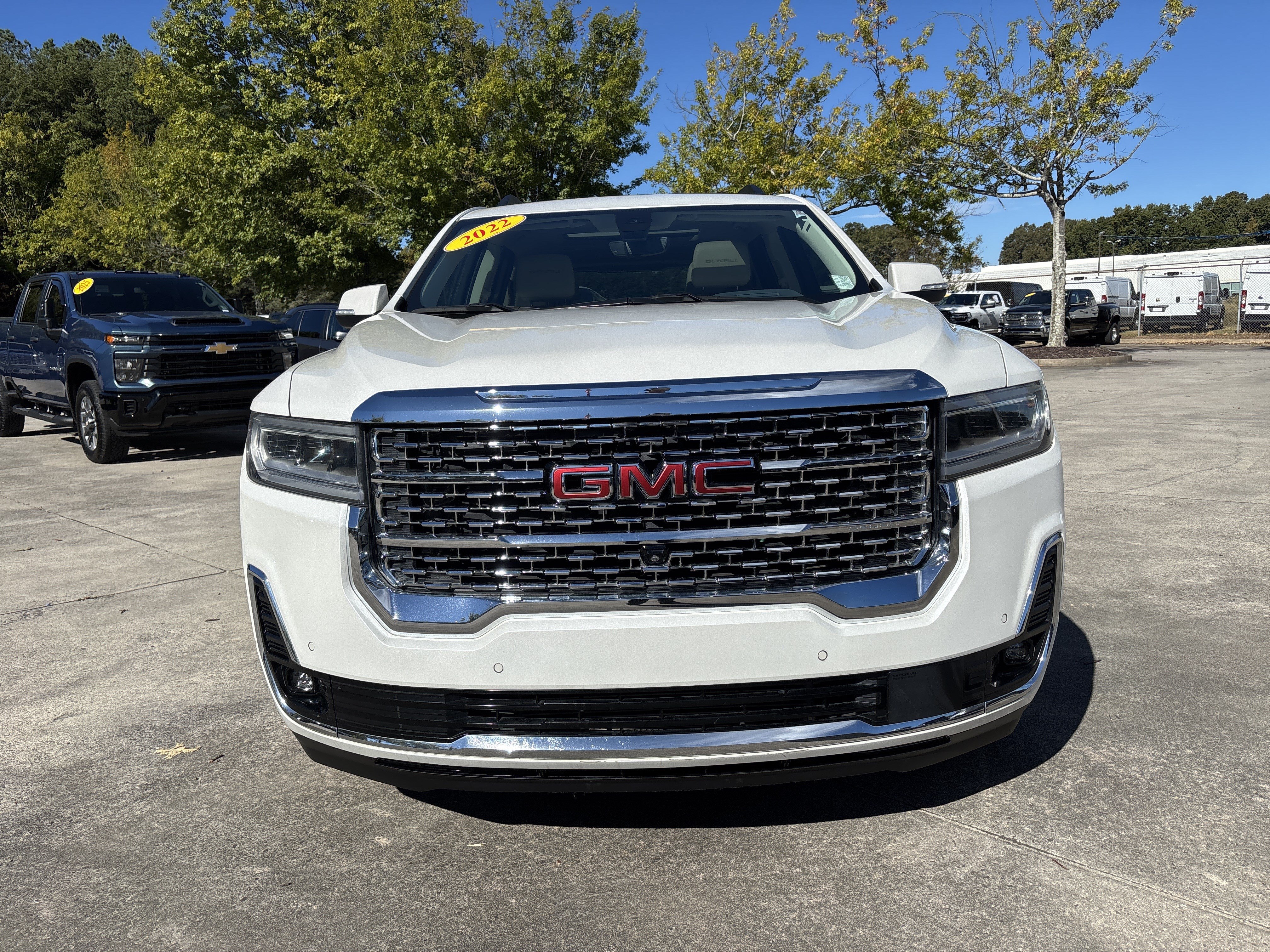 Used 2022 GMC Acadia Denali w/ Denali Ultimate Package FWD image 2