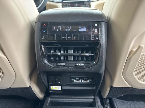 Used 2021 Jeep Grand Cherokee L Limited w/ Trailer Tow Group (B) AWD/4WD image 21