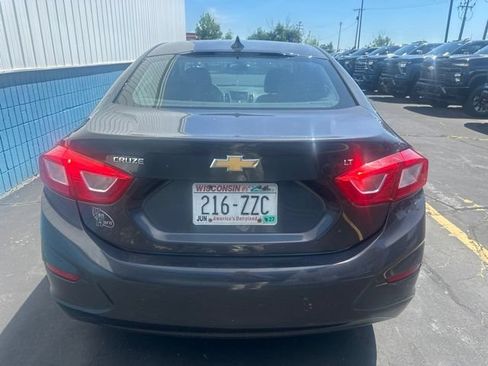 Used 2017 Chevrolet Cruze LT FWD image 3