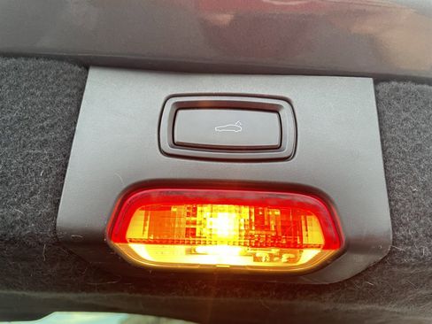 Used 2014 Porsche Cayenne Diesel Platinum Edition image 39