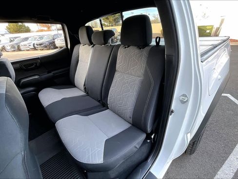 Used 2021 Toyota Tacoma TRD Off-Road image 20