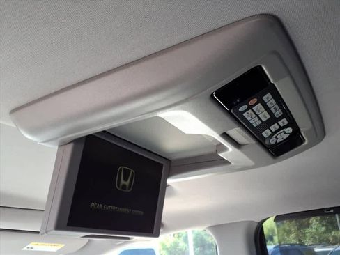 Used 2017 Honda Pilot Touring image 7