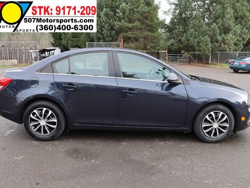 Used 2015 Chevrolet Cruze LT image 8