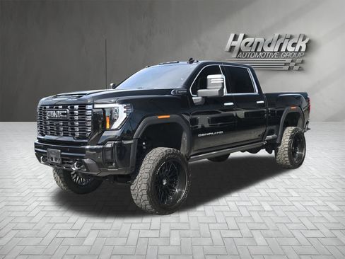 Used 2025 GMC Sierra 2500 Denali Ultimate image 8