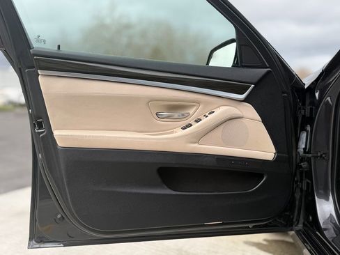 Used 2014 BMW 535d xDrive image 16