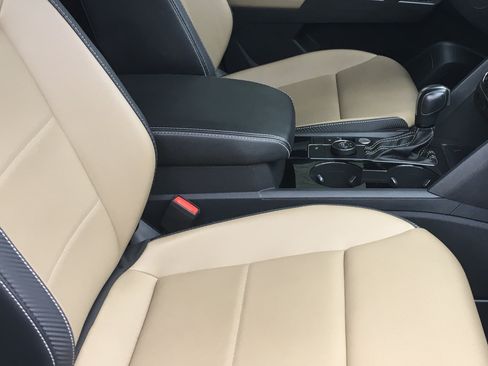 Used 2022 Volkswagen Atlas Cross Sport SE AWD/4WD image 7