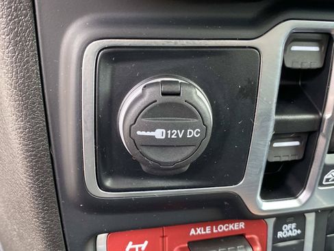 Used 2025 Jeep Wrangler Unlimited Sport AWD/4WD image 31