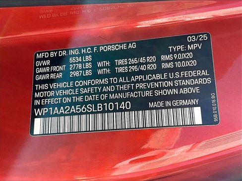 Used 2025 Porsche Macan image 26